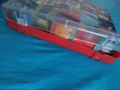 Kocky mcqueen v puzdre málo hrané,