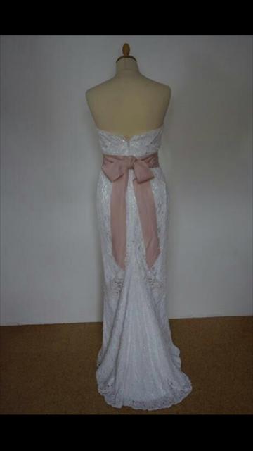 Spoločenské šaty biele s ružovou mašľou, 36