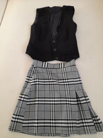 Sukna a vesta, cca 146, 134