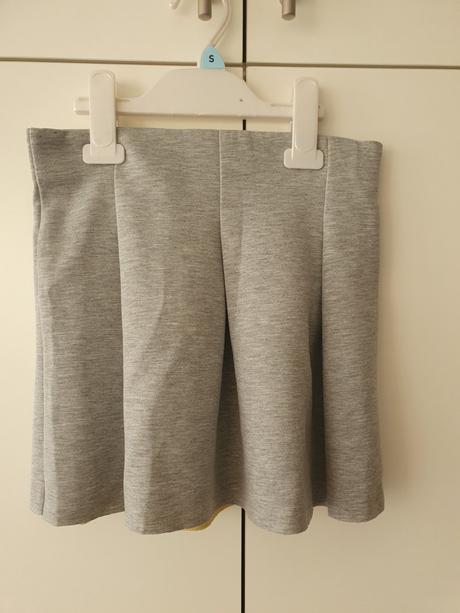 Dievčenská sukňa kiabi, 140