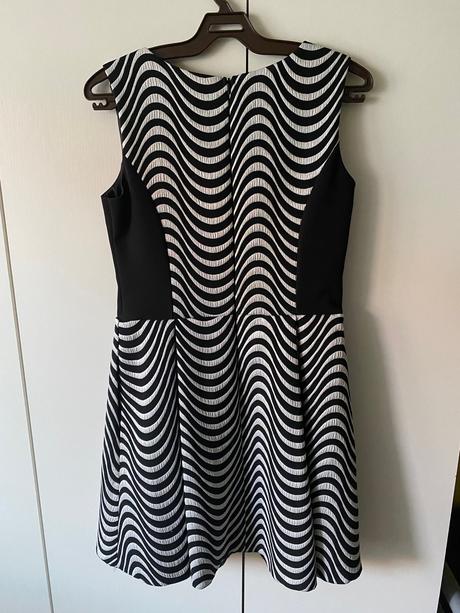 Strieborno-čierne spoločenské šaty, l