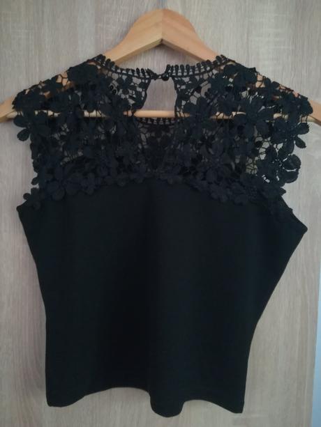 Elegantný top s čipkou, s