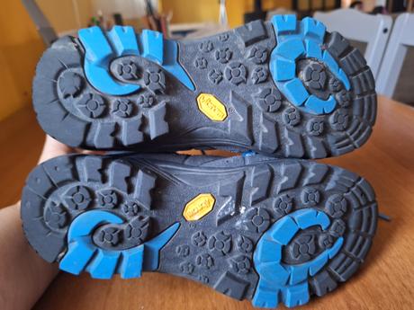 Turistické topánky pre dvojičky, 34