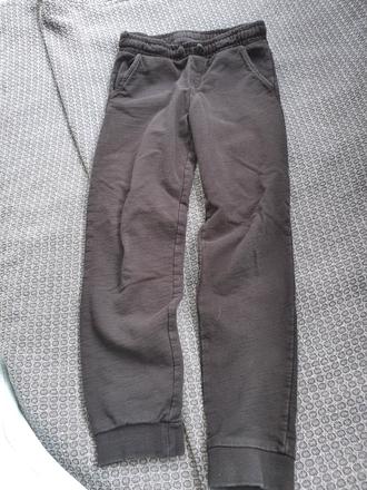 Pekne tepláky 134, 134