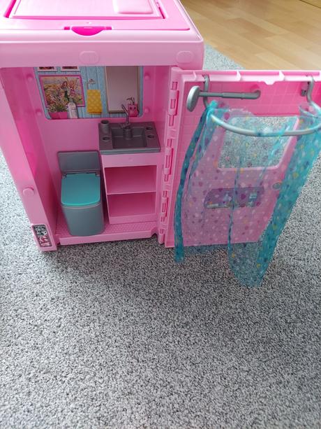 Predám barbie karavan,