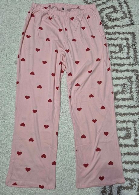 Dámske srdieckové pyžamo, 46