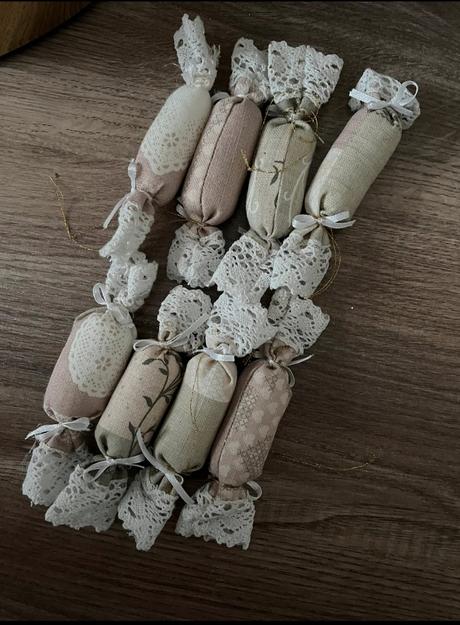 Vianočné ozdoby salonky,