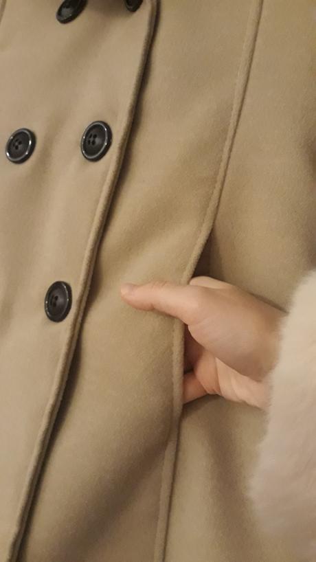 Béžový kabát s kožušinkou, s