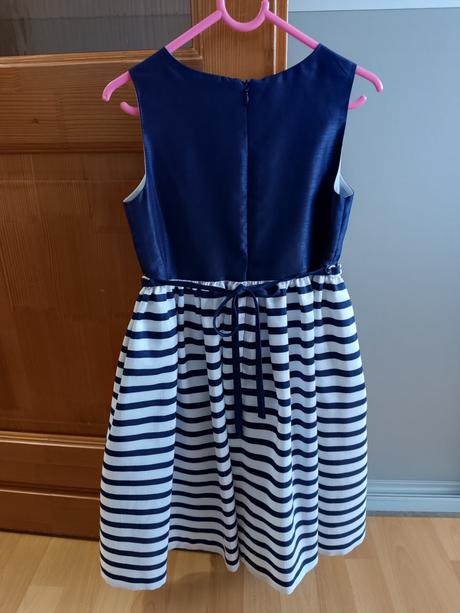 Páskavé šaty, 134