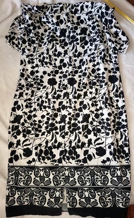 Ciernobiele kvetované saty, papaya,44