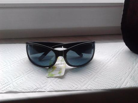 Okuliare primetta nenosene s postou, 