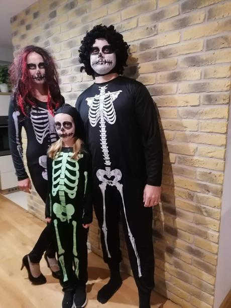 Kostym kostra pre celu rodinu, 
