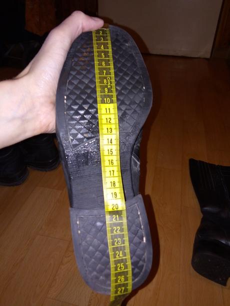 Cierne vysoke cizmy vel. 40 zateplene, 40