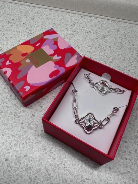 Set 2 náramkov v darčekovom balení, avon