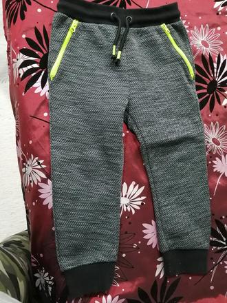 Predám krásne teplaky, 98