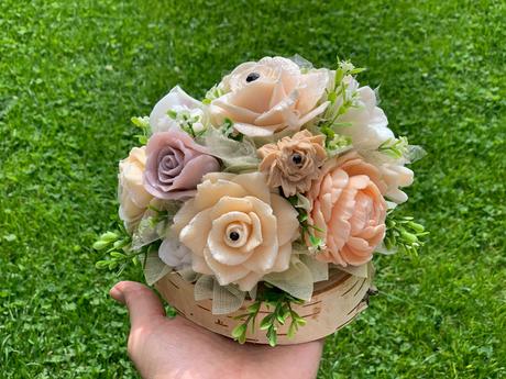 Mydlova kytica na brezovom dreve, 