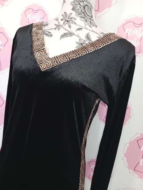 Nové zamatové šaty, m