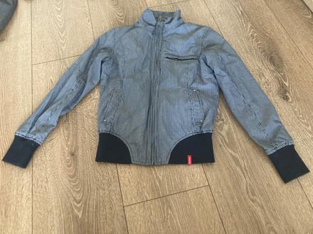 Prechodná bunda, 146