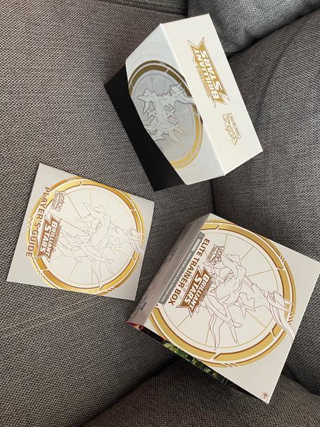 Pokémon elite trainer box 50 kartičiek + obsah,