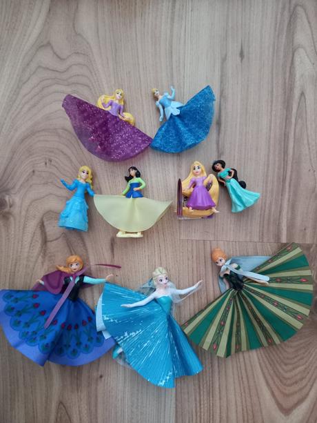 Disney princezné kinder hračky,