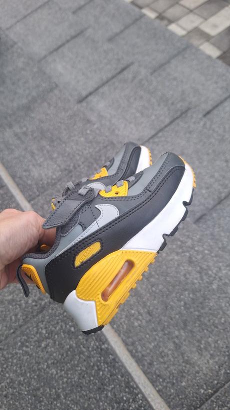 Tenisky top stav, nike,26