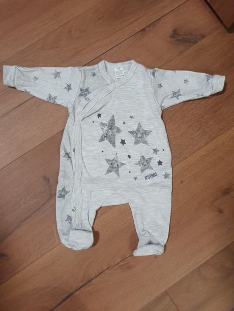 Pyžamový overal, 56