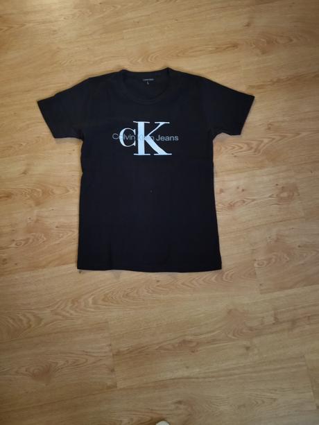Tričko s nápisom calvin klein, m