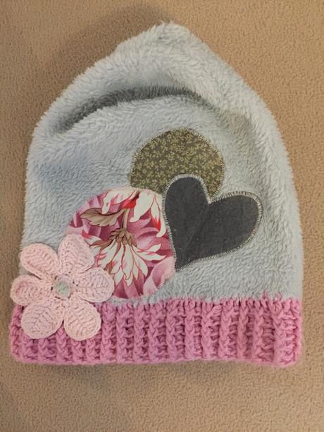 Školko čiapka s aplykáciami, 104