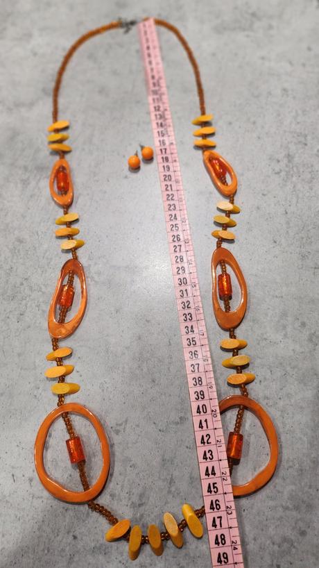 Sada náhrdelníka a náušnic,