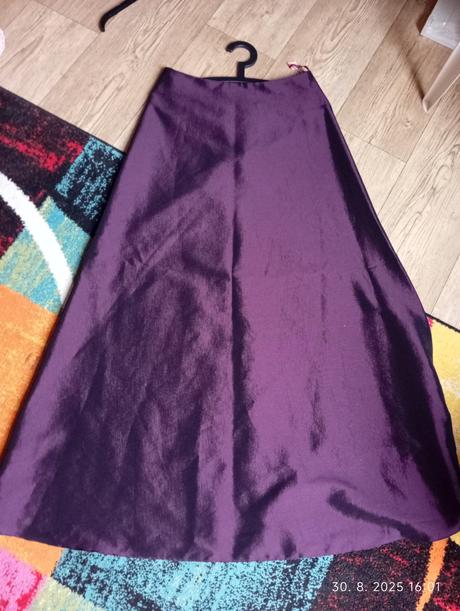 Spoločenské šaty, l