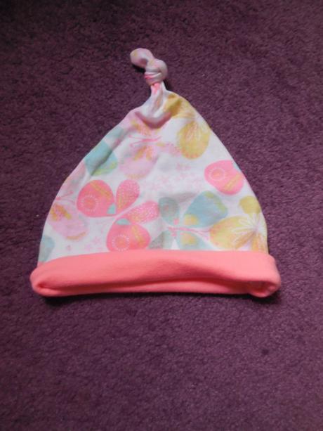 Dievčenská ľahka čiapočka, 74