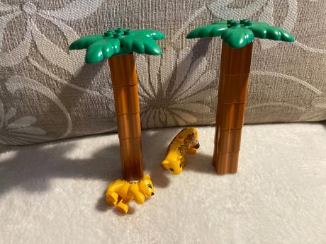 Lego leopardia rodinka a stromy, 