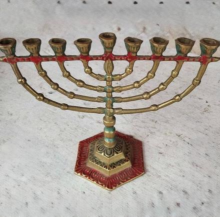 Vintage mosadzný svietnik / menorah s deviatimi ra, 