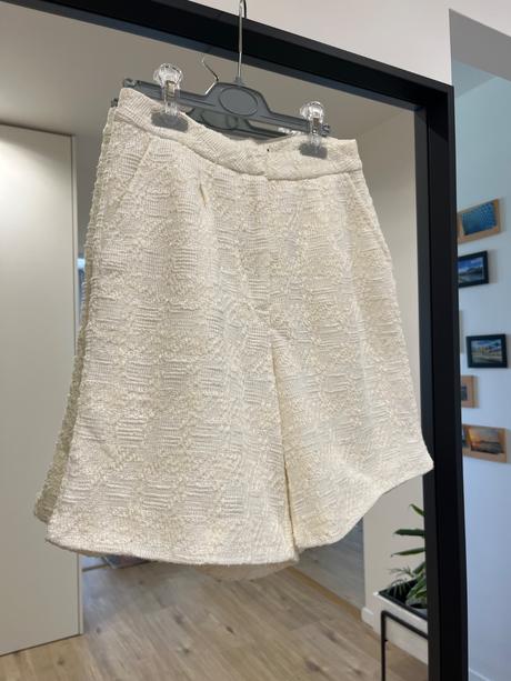 Elegantné kraťasy, reserved,s