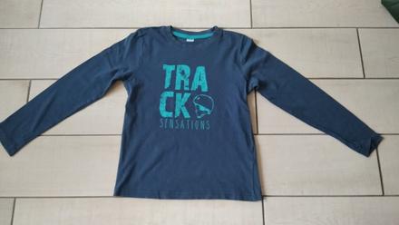 Tmavomodré tričko, 122