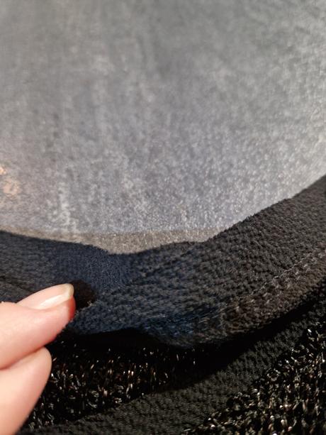 Zaujímavý pulóver s látkovým vsadením, m