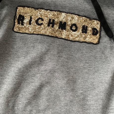 John richmond sequin logo šaty vel.6, 116