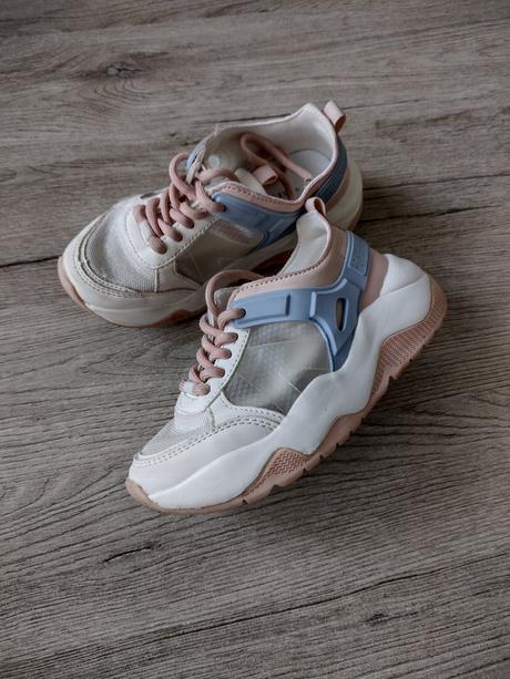 Botasky, reserved,28