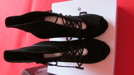 Čierne  kožené topánky na šnurovanie, 40