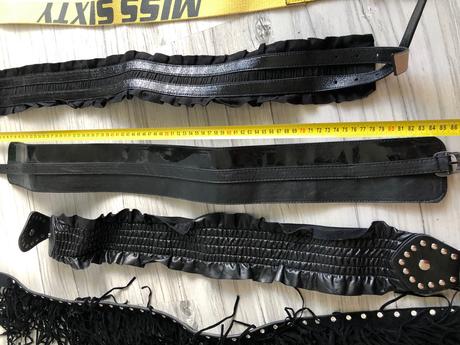 Rôzne opasky klobúky, 