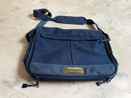 Priestranná taška na plece, 