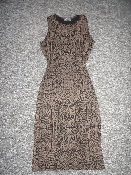 Zaujímavé šaty, m