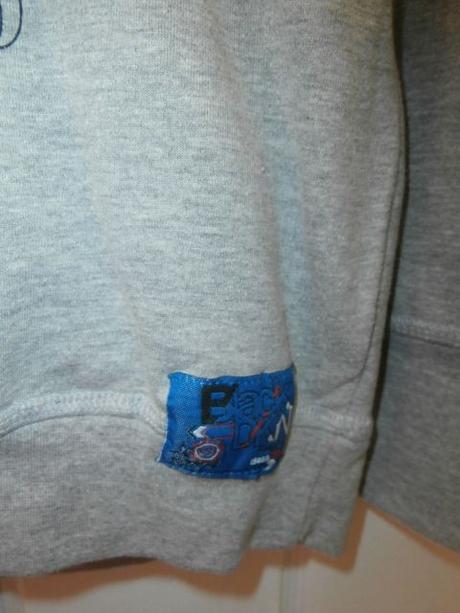 Mikina s kapucňou, 122