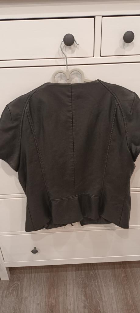 Kozenkova cierna vesta, m