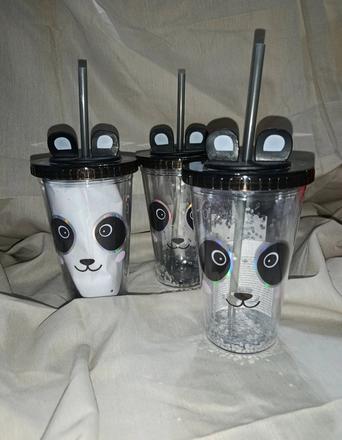 Detský pohár so slamkou, 