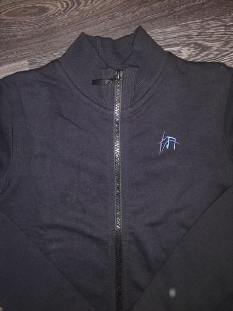 Mikina bernardi, 104