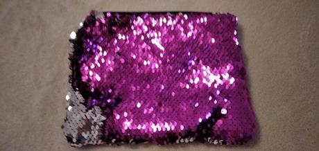 Kabelka s premienacimi flitrami,