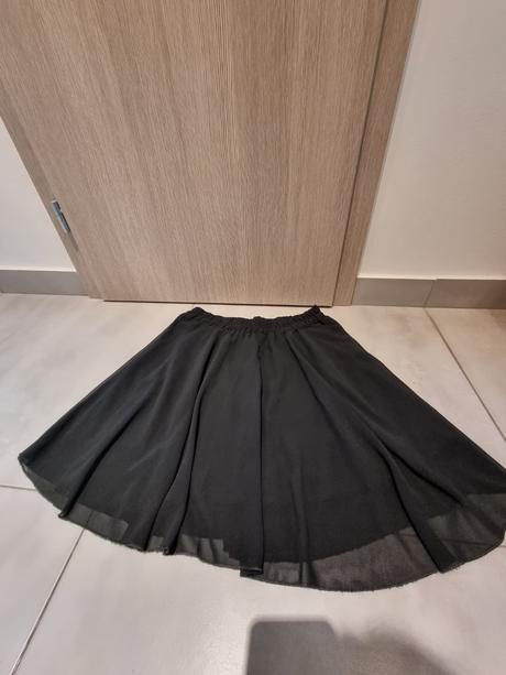Čierna sukňa, xl
