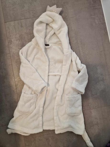 Dievčenský župan, 104