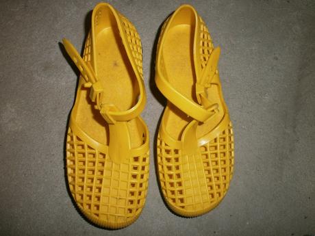 Sandalky do vody, 30